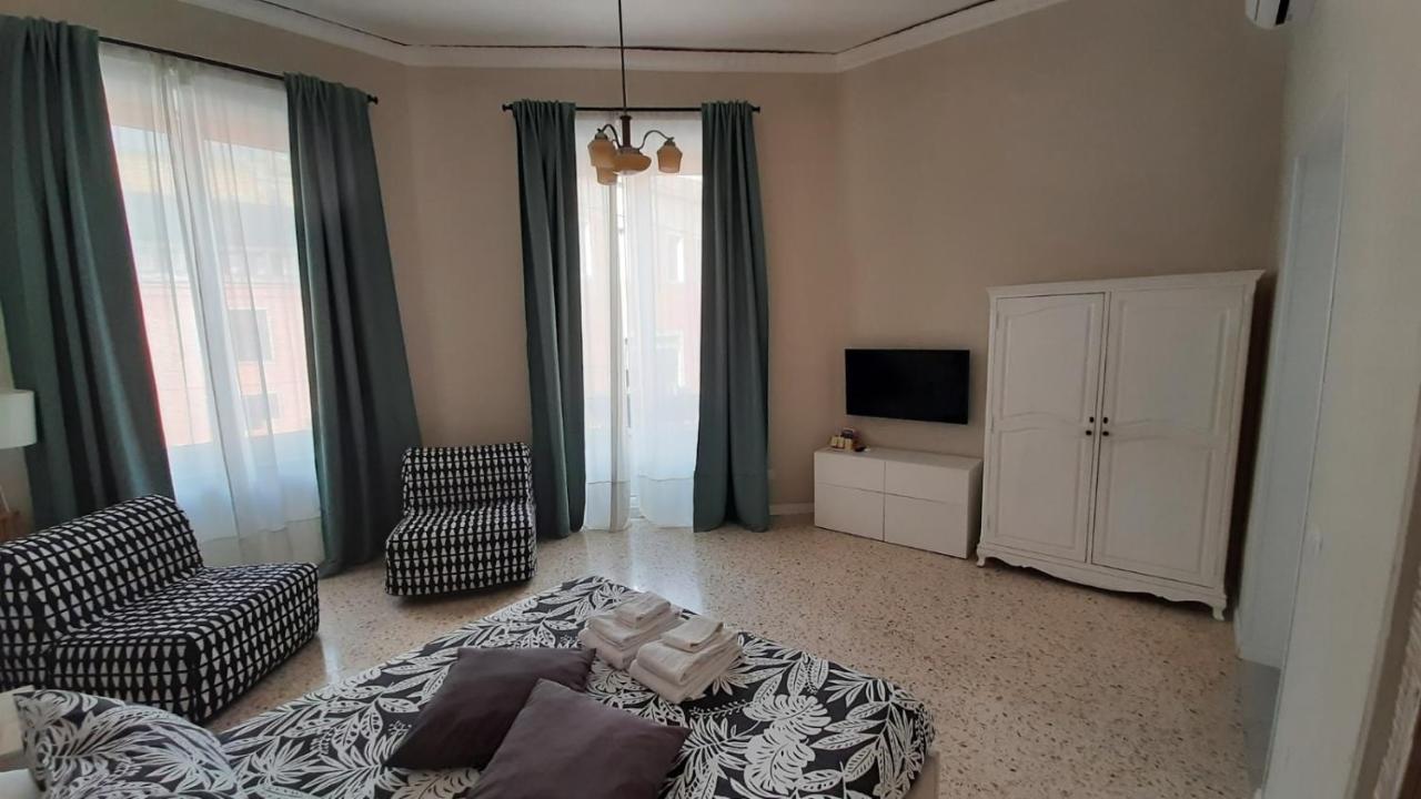 Ferienwohnung Palazzetto Di Neubourg Neapel Exterior foto