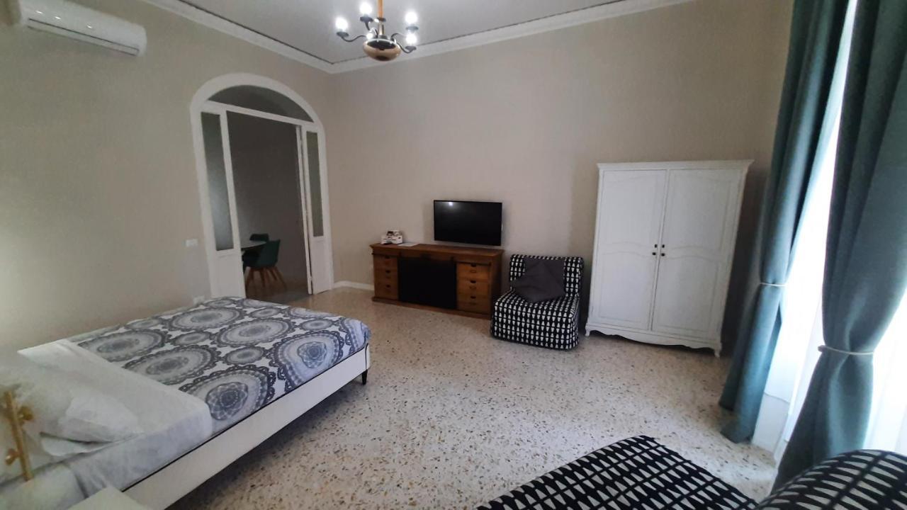 Ferienwohnung Palazzetto Di Neubourg Neapel Exterior foto